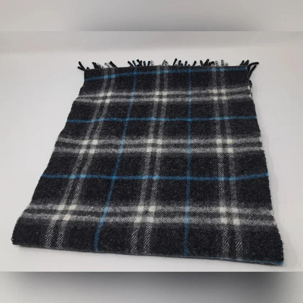 Burberry  Scarf Navy Check 100% Lambswool Scotland 52" x 11.5" - Picture 4 of 10